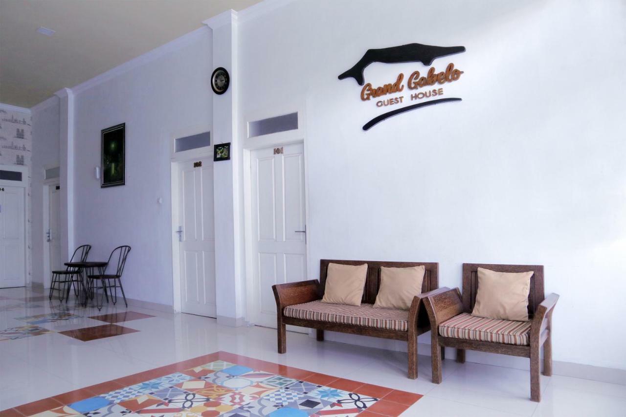 Oyo 1386 Hotel Grand Gabelo Bukittinggi Exterior foto